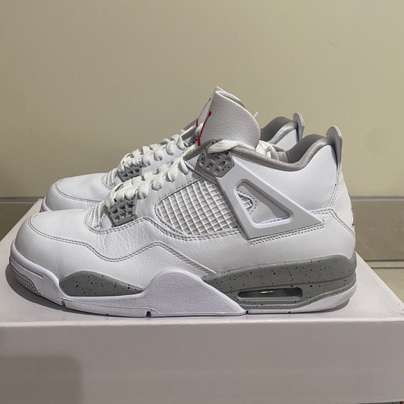 Jordan 4 White Oreos - Picture 2 of 11